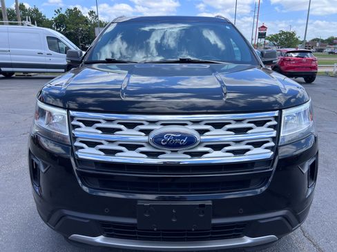 Used 2019 Ford Explorer FWD XLT image 2