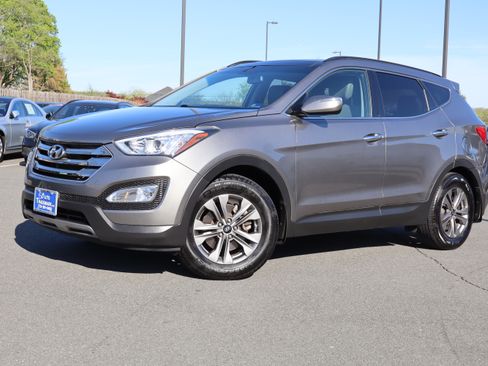 Used 2015 Hyundai Santa Fe Sport image 2
