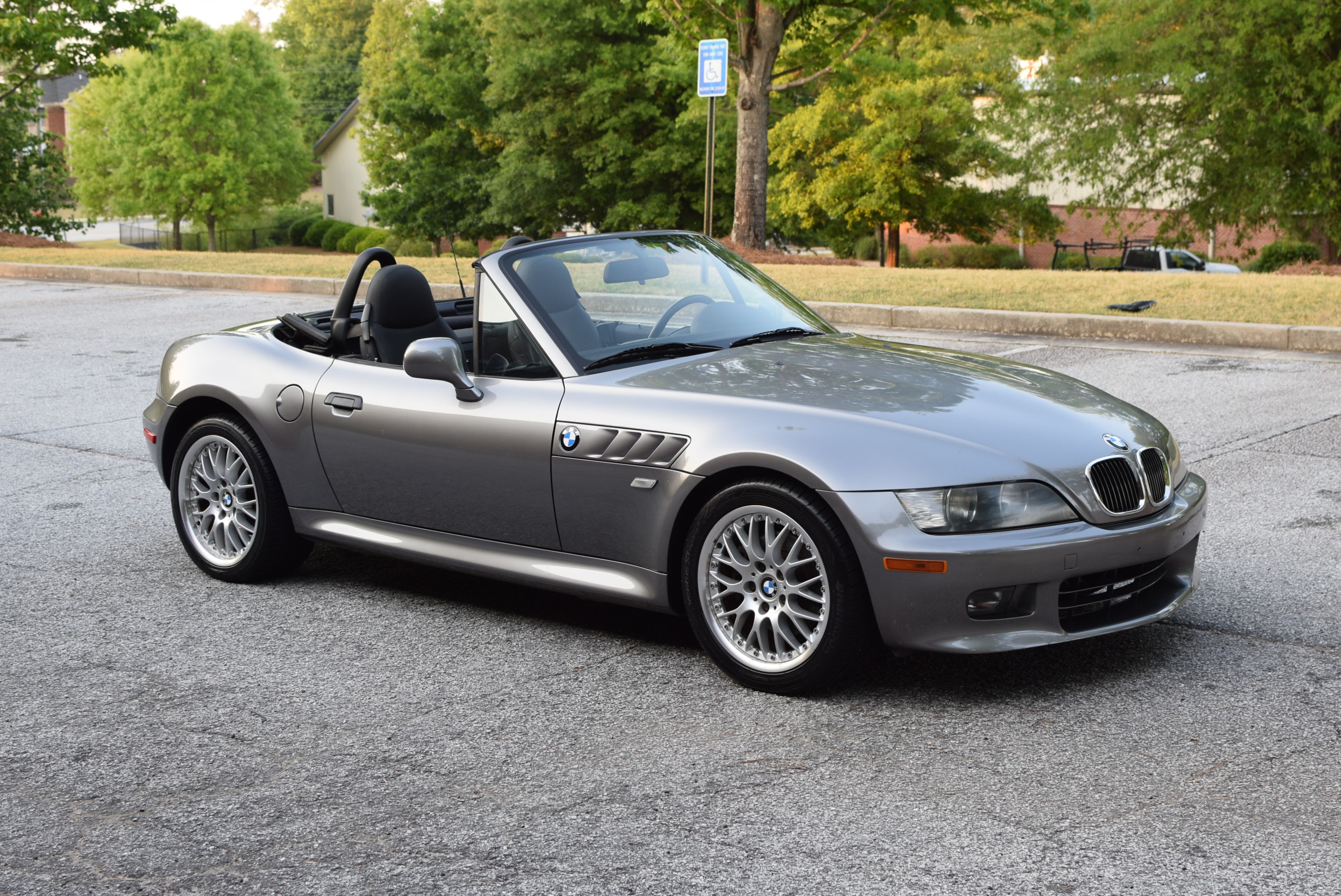 Used 2001 BMW Z3 3.0i RWD image 6