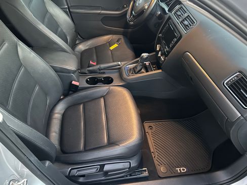 Used 2015 Volkswagen Jetta image 10