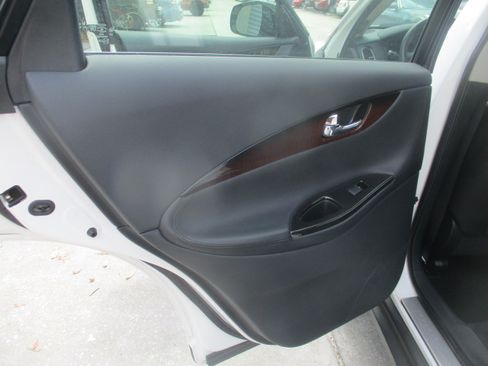 Used 2017 INFINITI QX50 Journey image 15