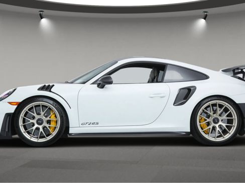 Used 2018 Porsche 911 GT2 RS image 5