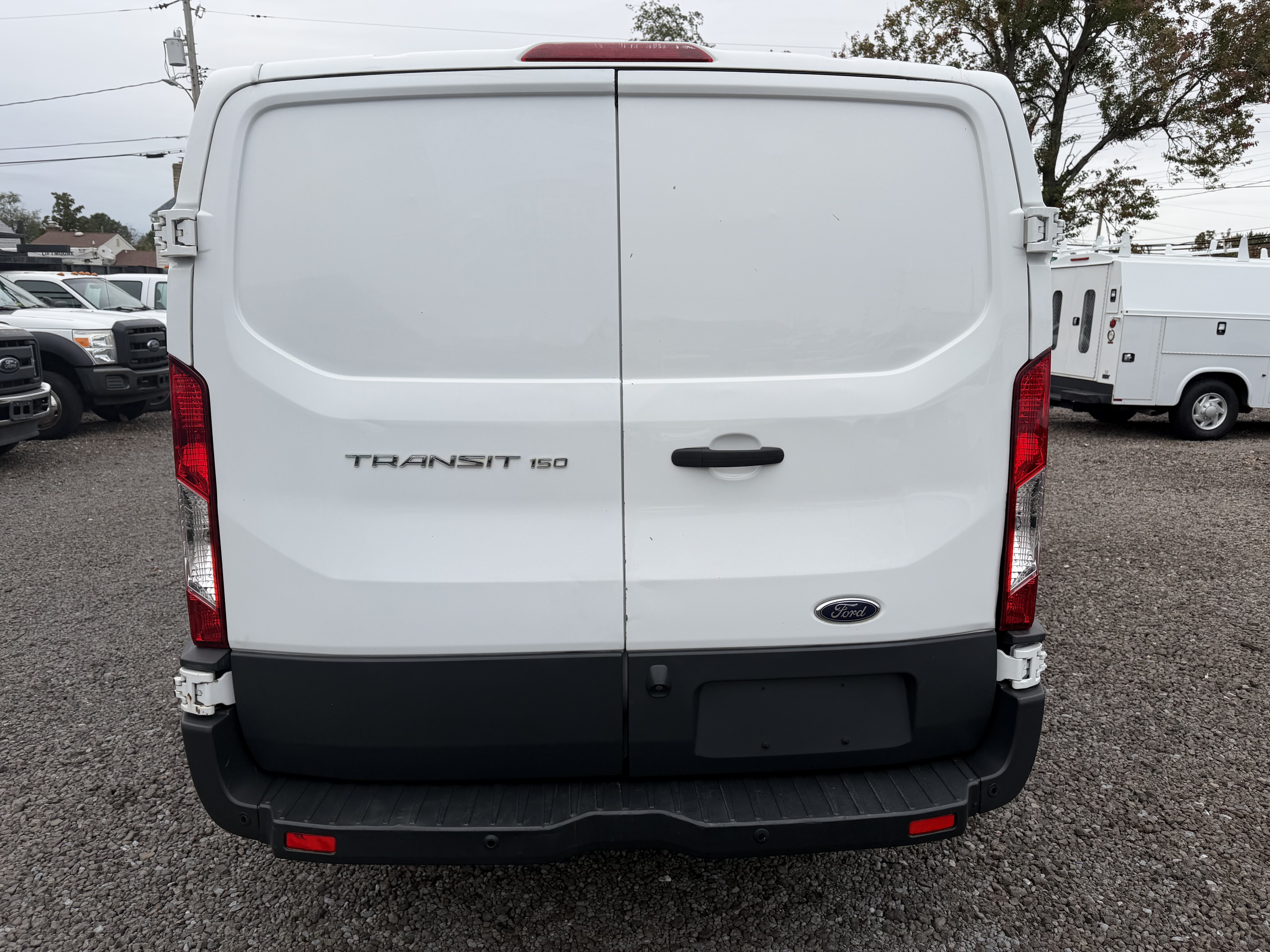 Used 2017 Ford Transit 150 130 Low Roof RWD image 4