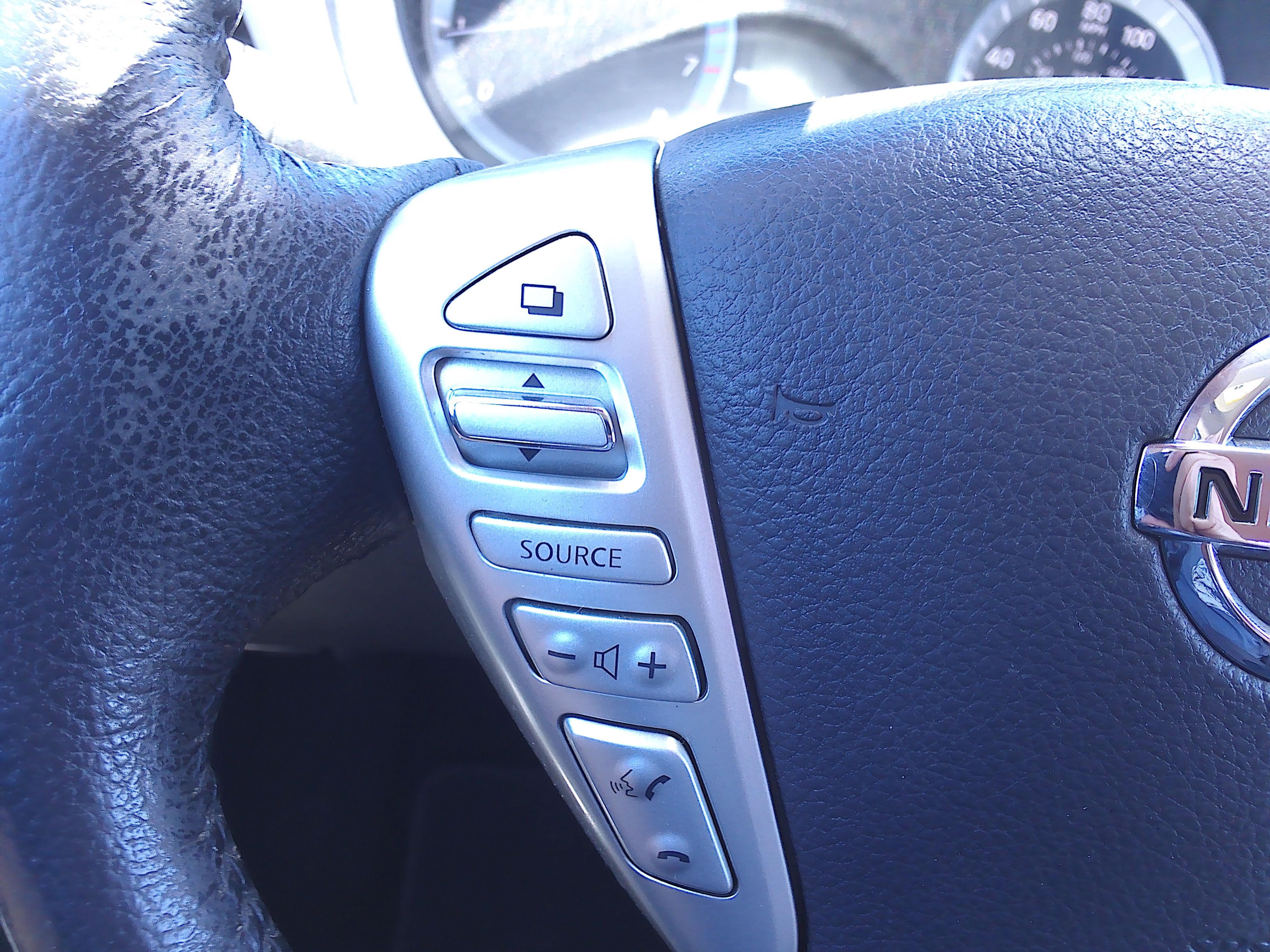 Used 2015 Nissan Sentra SV FWD image 27