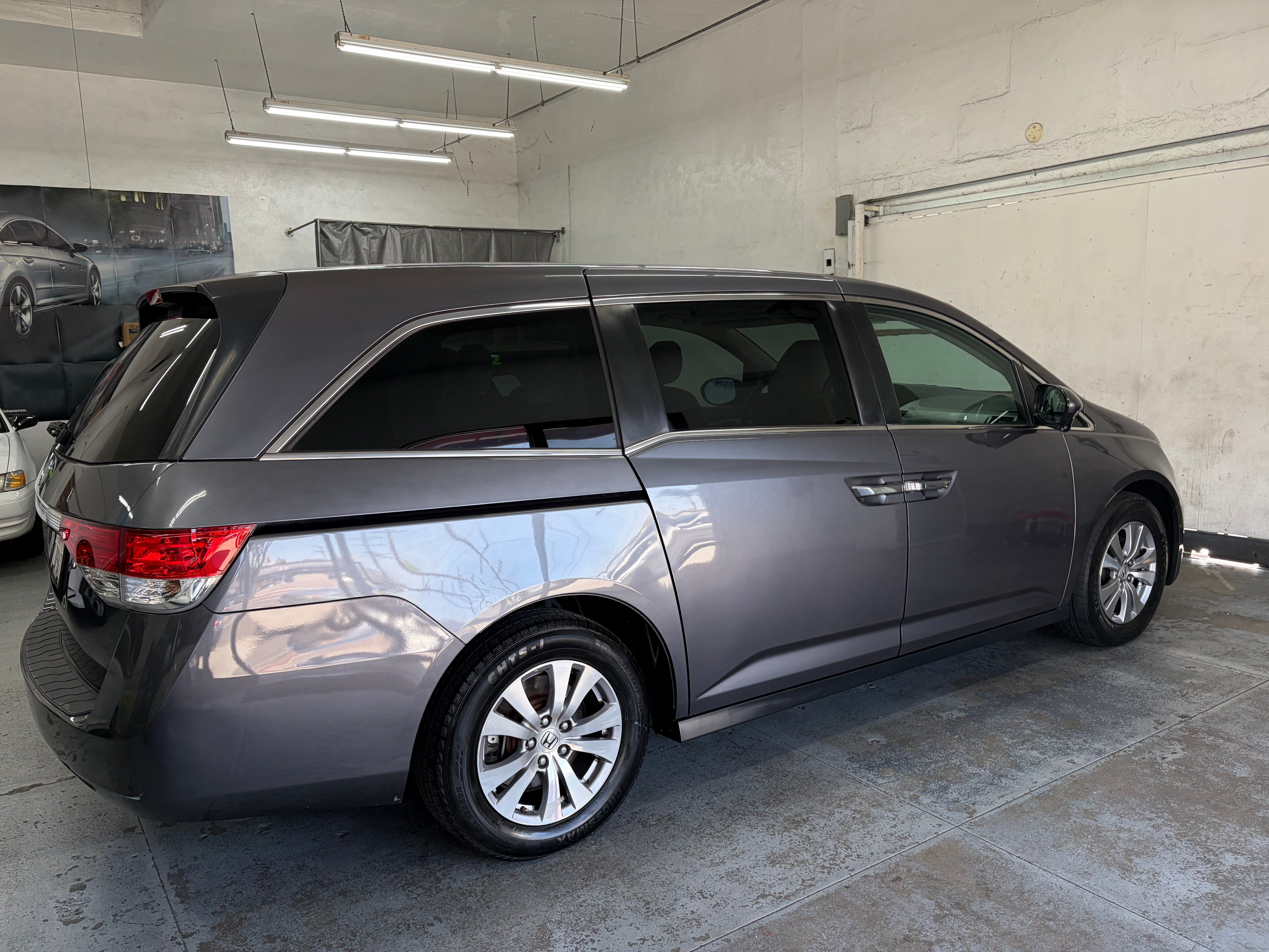 Used 2015 Honda Odyssey EX image 6