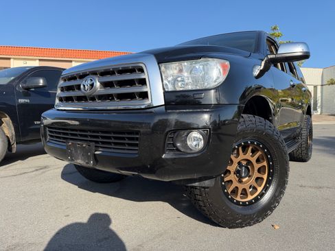 Used 2017 Toyota Sequoia 4WD Limited image 3