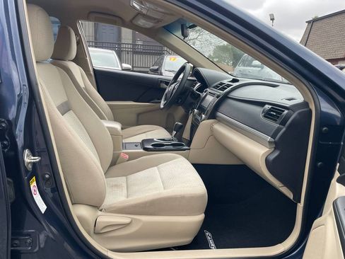 Used 2014 Toyota Camry LE image 15