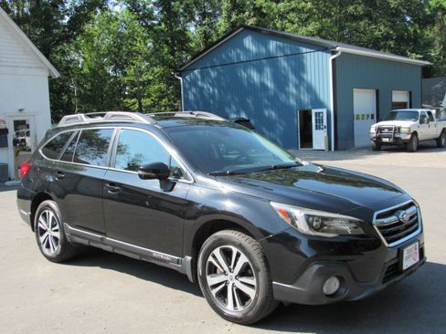 Used 2018 Subaru Outback 2.5i Limited AWD/4WD image 10
