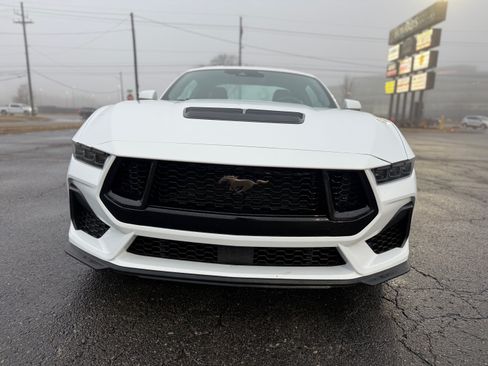 Used 2024 Ford Mustang GT Premium image 2