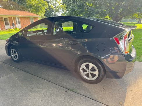 Used 2013 Toyota Prius Two FWD image 3