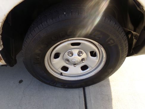 Used 2015 RAM 1500 SLT image 10