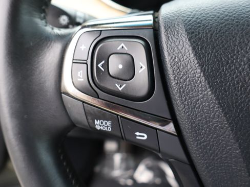 Used 2013 Toyota Avalon XLE Touring FWD image 23