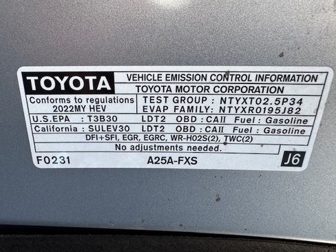 Used 2022 Toyota Sienna XLE image 22