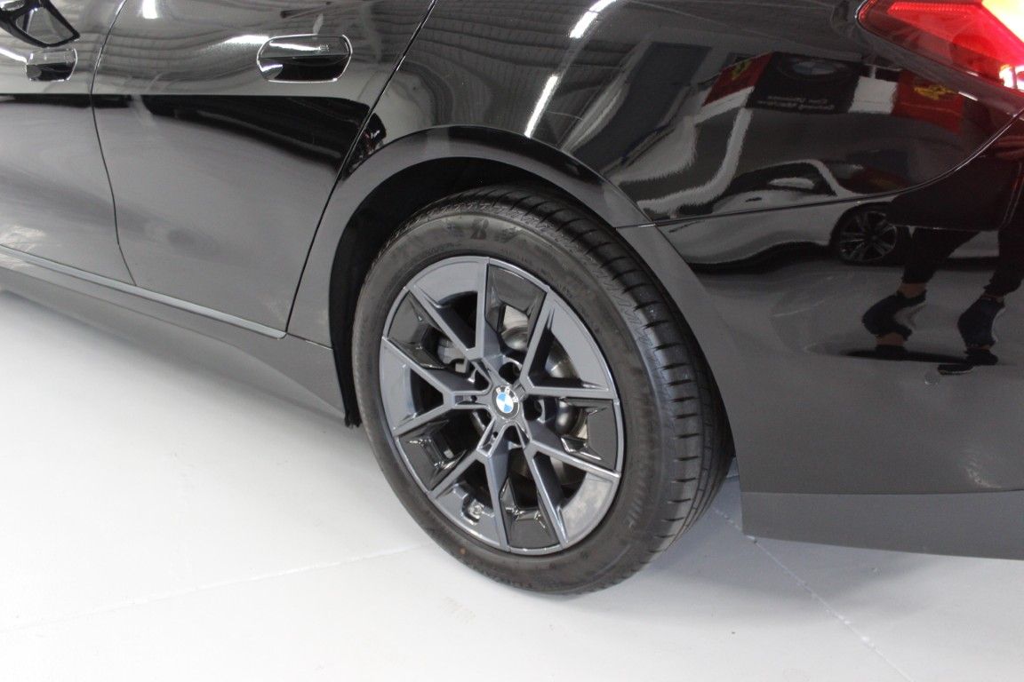 Used 2025 BMW i4 eDrive40 RWD image 10
