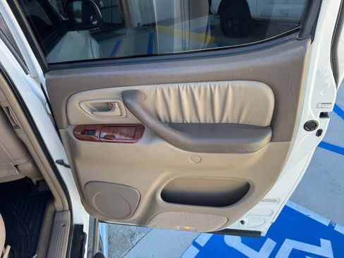 Used 2004 Toyota Tundra Limited image 32