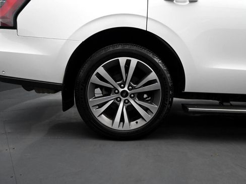 Used 2020 Ford Expedition Limited image 15