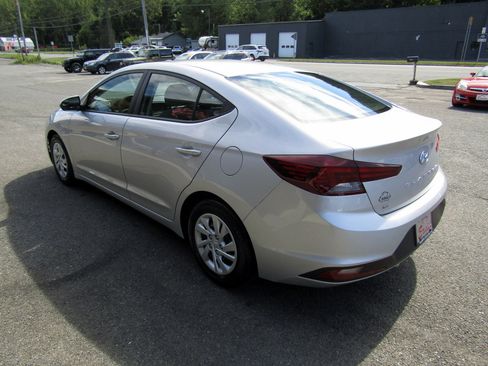 Used 2019 Hyundai Elantra SE image 5