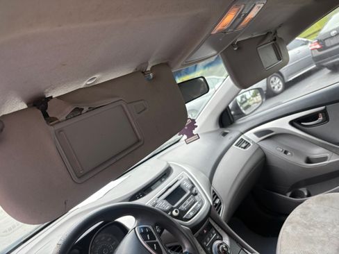 Used 2013 Hyundai Elantra image 12