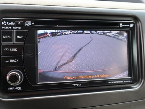 Used 2013 Toyota Sienna XLE image 27