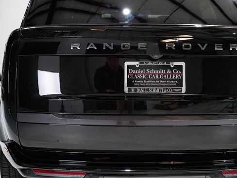 Used 2025 Land Rover Range Rover SE image 40