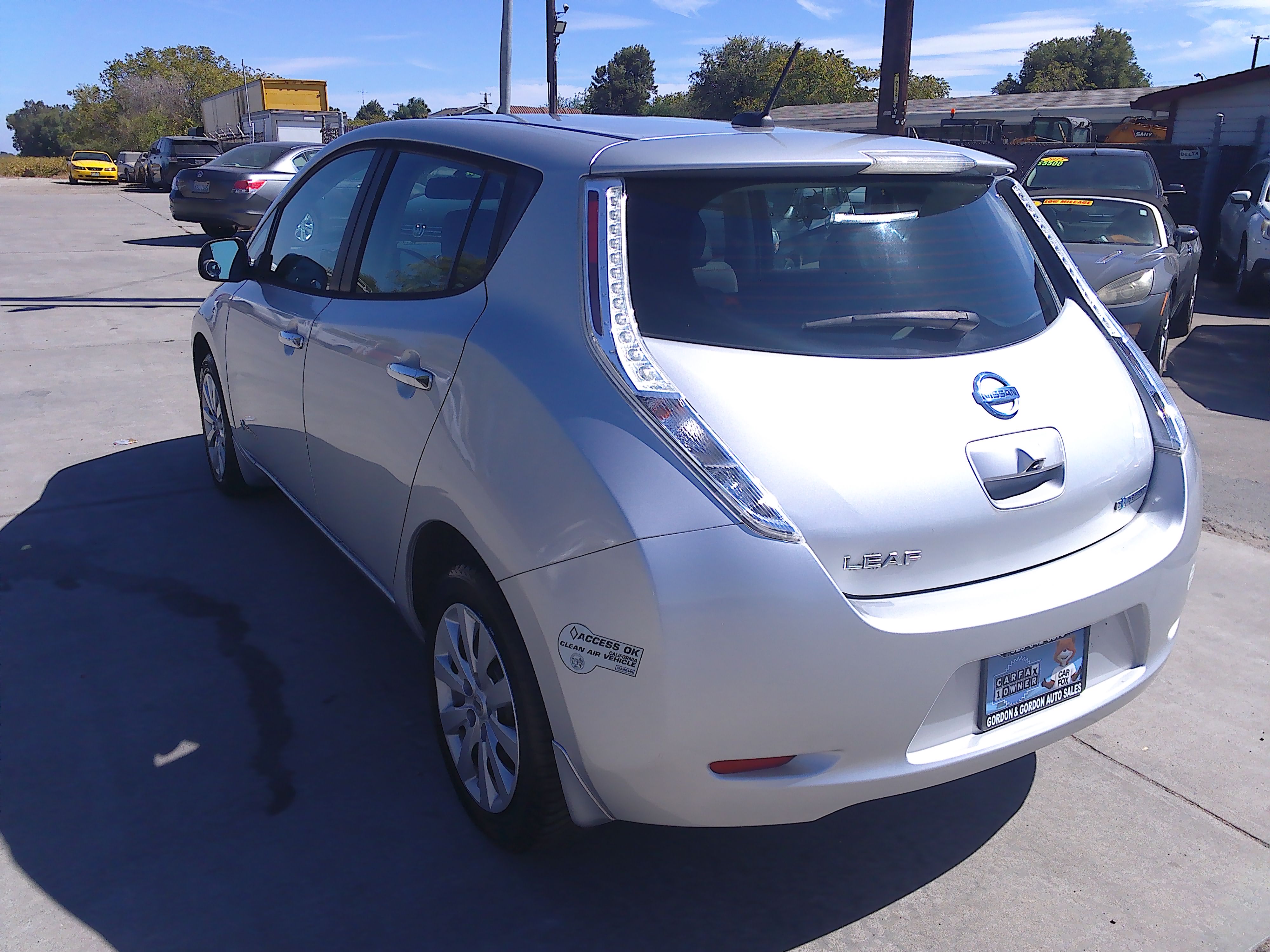 Used 2015 Nissan Leaf S FWD image 3