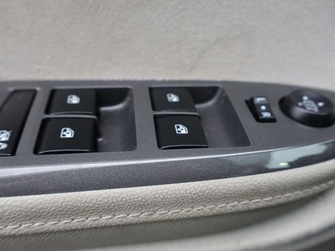 Used 2014 Chevrolet Volt Premium image 25