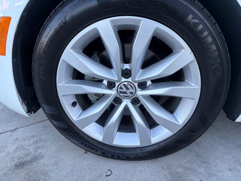 Used 2017 Volkswagen Beetle 1.8T Convertible FWD image 26