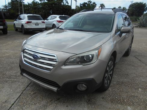 Used 2016 Subaru Outback 3.6R Limited image 2