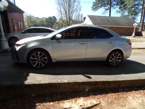Used 2015 Toyota Corolla S image 4
