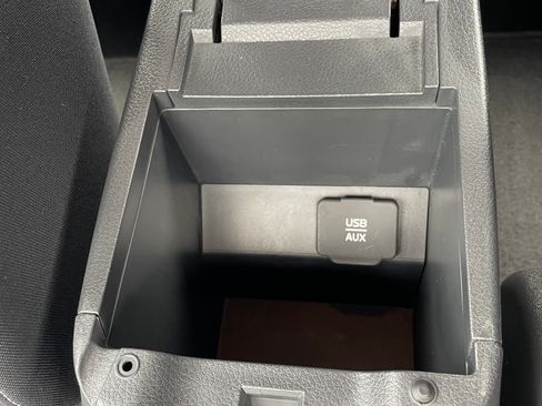 Used 2016 Nissan Sentra SV image 9