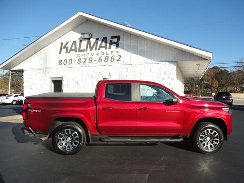 Used 2023 Chevrolet Colorado LT image 2