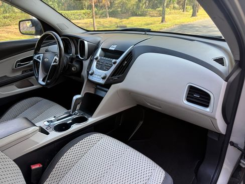 Used 2011 Chevrolet Equinox LS image 12