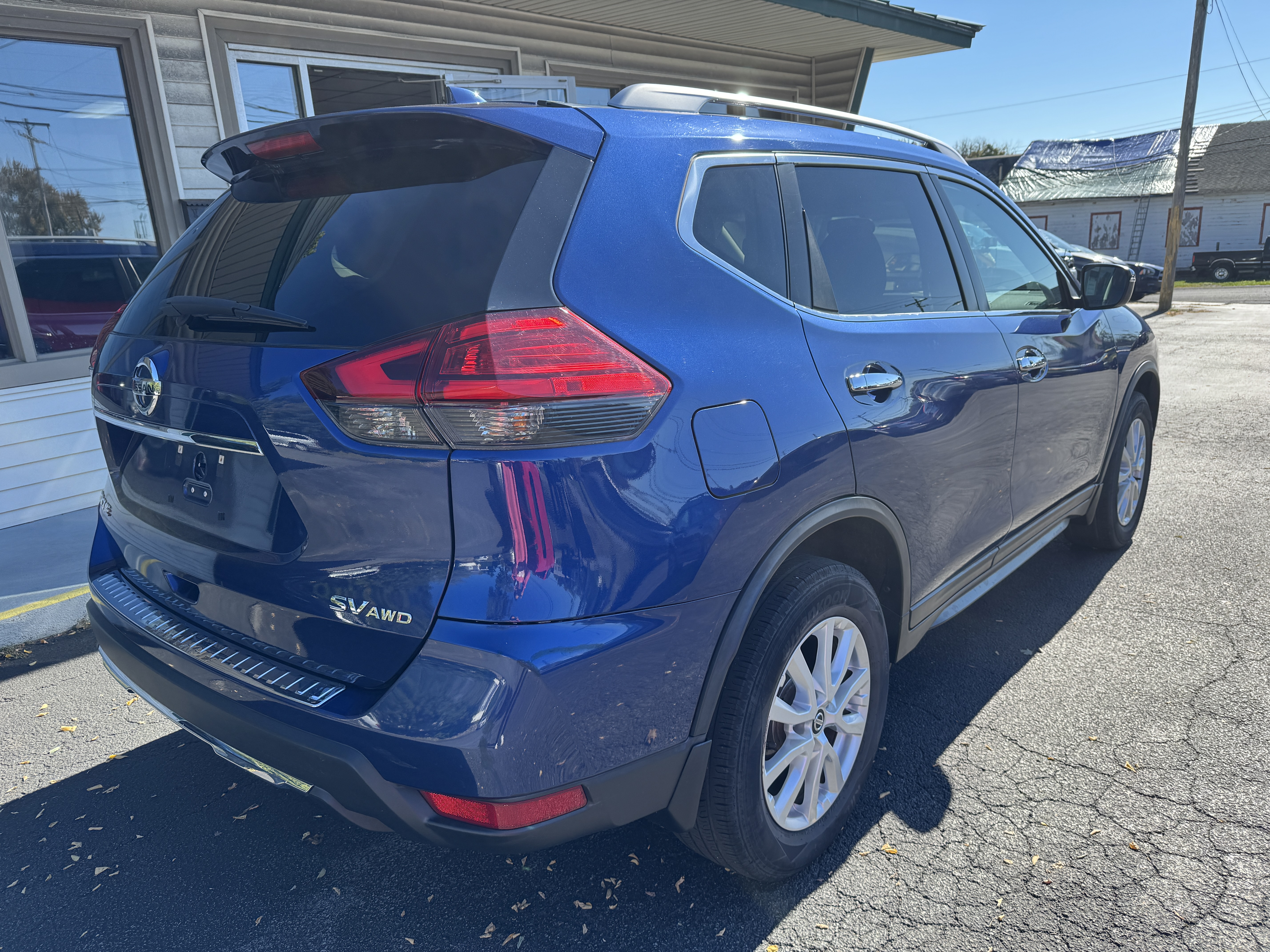 Used 2017 Nissan Rogue AWD SV image 6