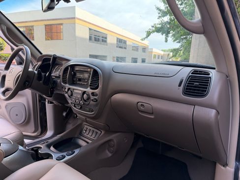 Used 2007 Toyota Sequoia Limited image 29