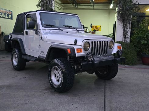Used 2005 Jeep Wrangler Sport image 2