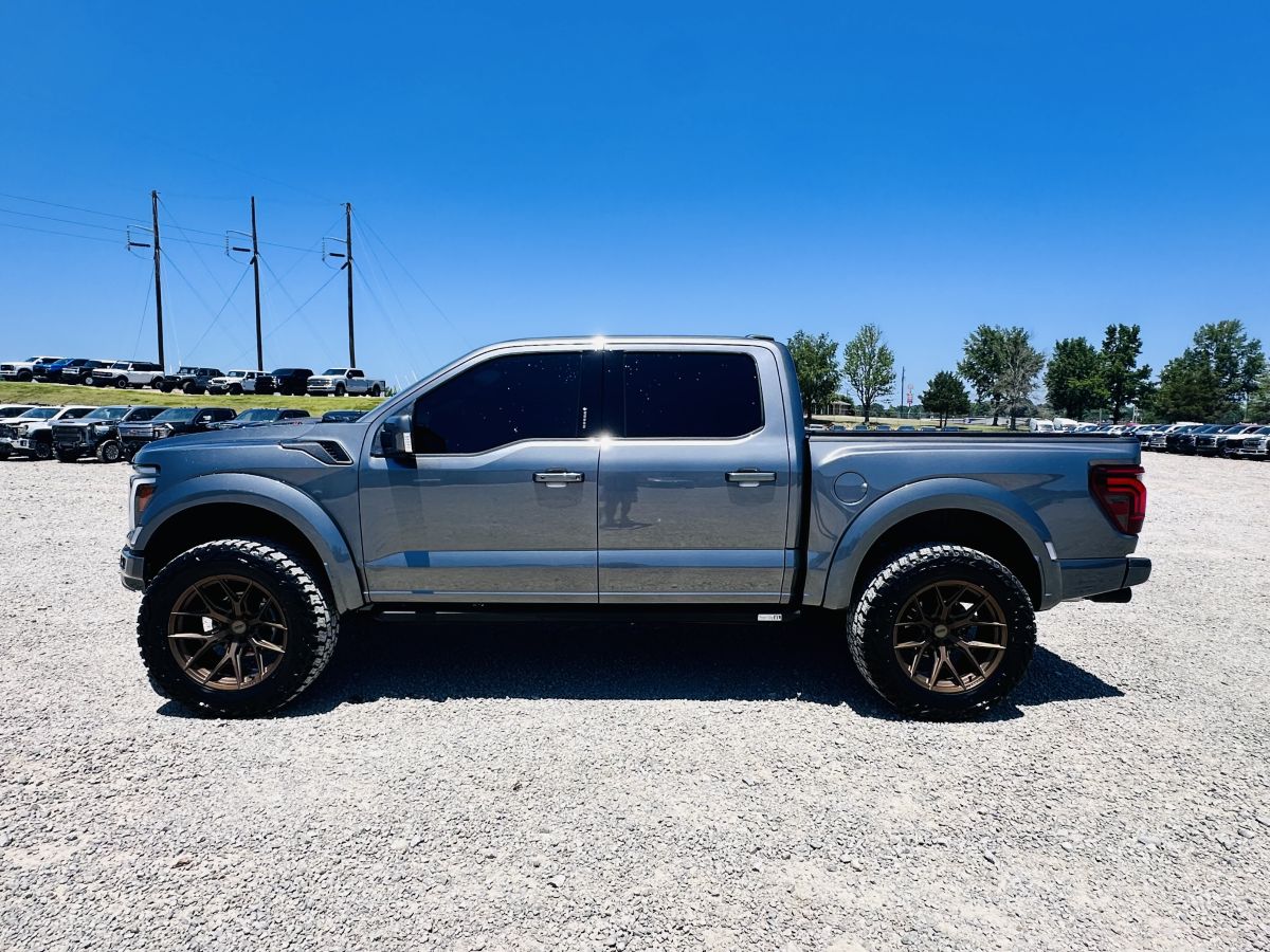 Used 2024 Ford F150 4x4 Crew Cab Raptor R image 4