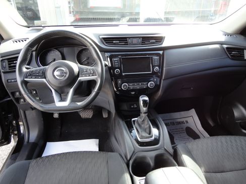 Used 2018 Nissan Rogue image 9
