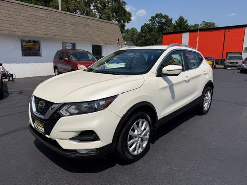 Used 2022 Nissan Rogue Sport AWD SV image 23