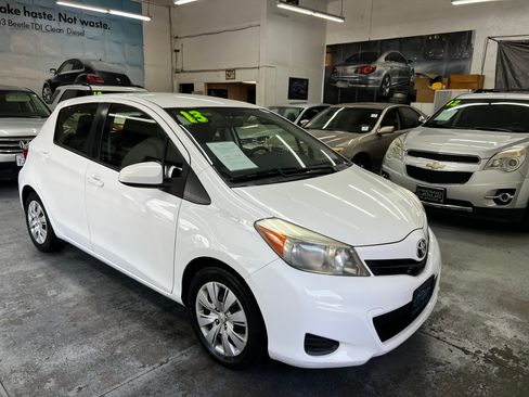 Used 2013 Toyota Yaris LE image 9