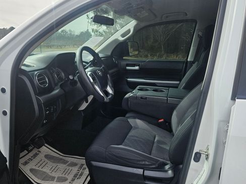 Used 2016 Toyota Tundra SR5 image 9