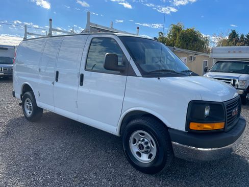 Used 2017 GMC Savana 2500 image 3