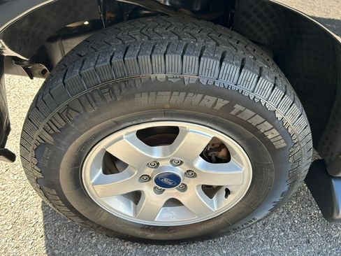 Used 2006 Ford Expedition 4WD XLT image 19