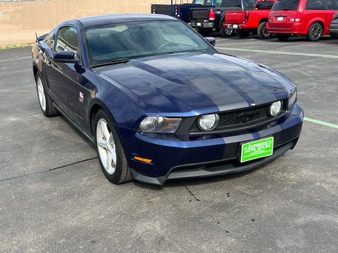 Used 2010 Ford Mustang GT image 3