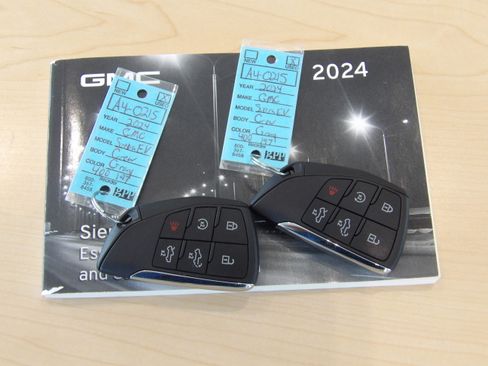 Used 2024 GMC Sierra EV Denali AWD/4WD image 37