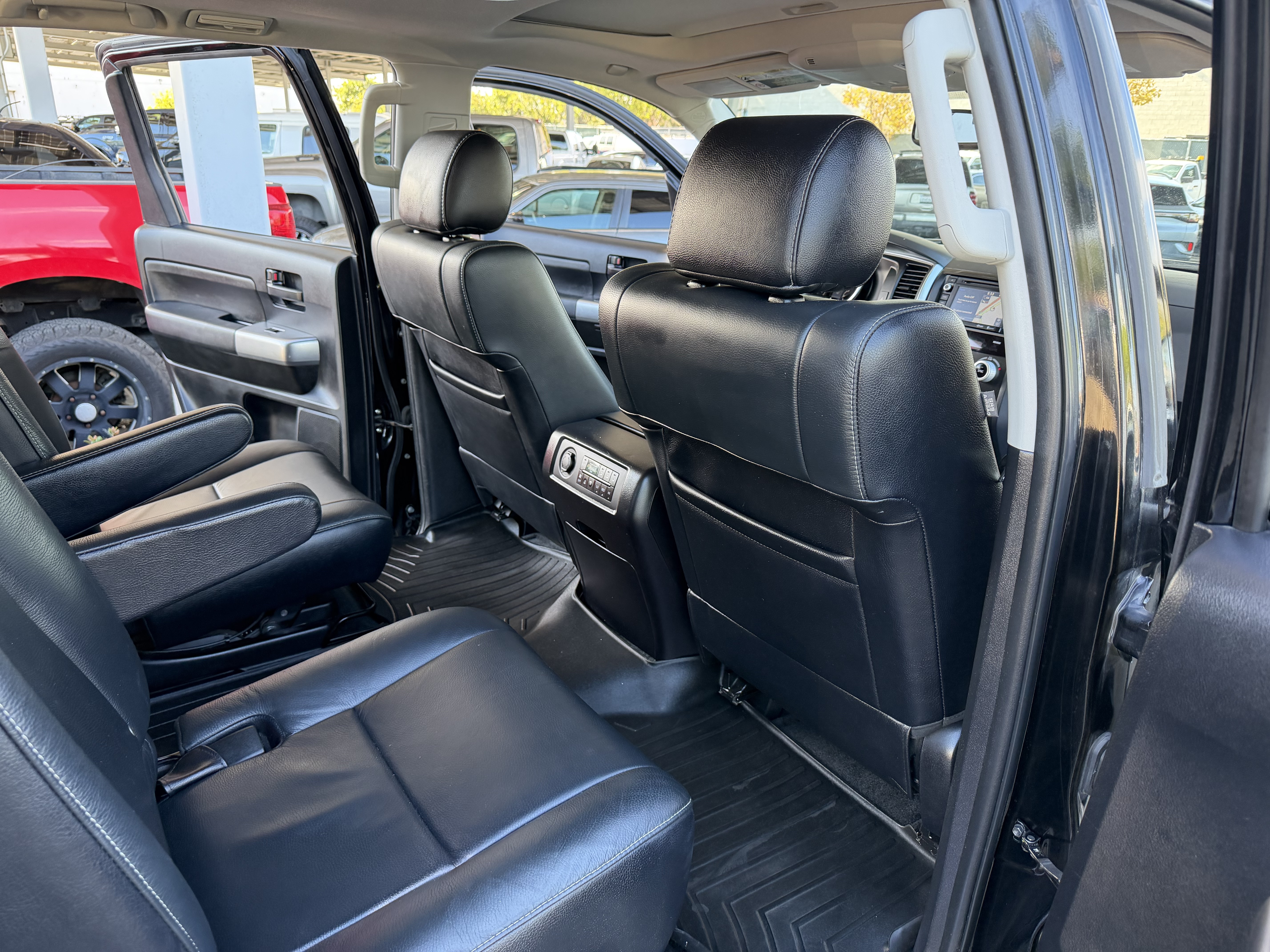 Used 2018 Toyota Sequoia TRD Sport AWD/4WD image 26