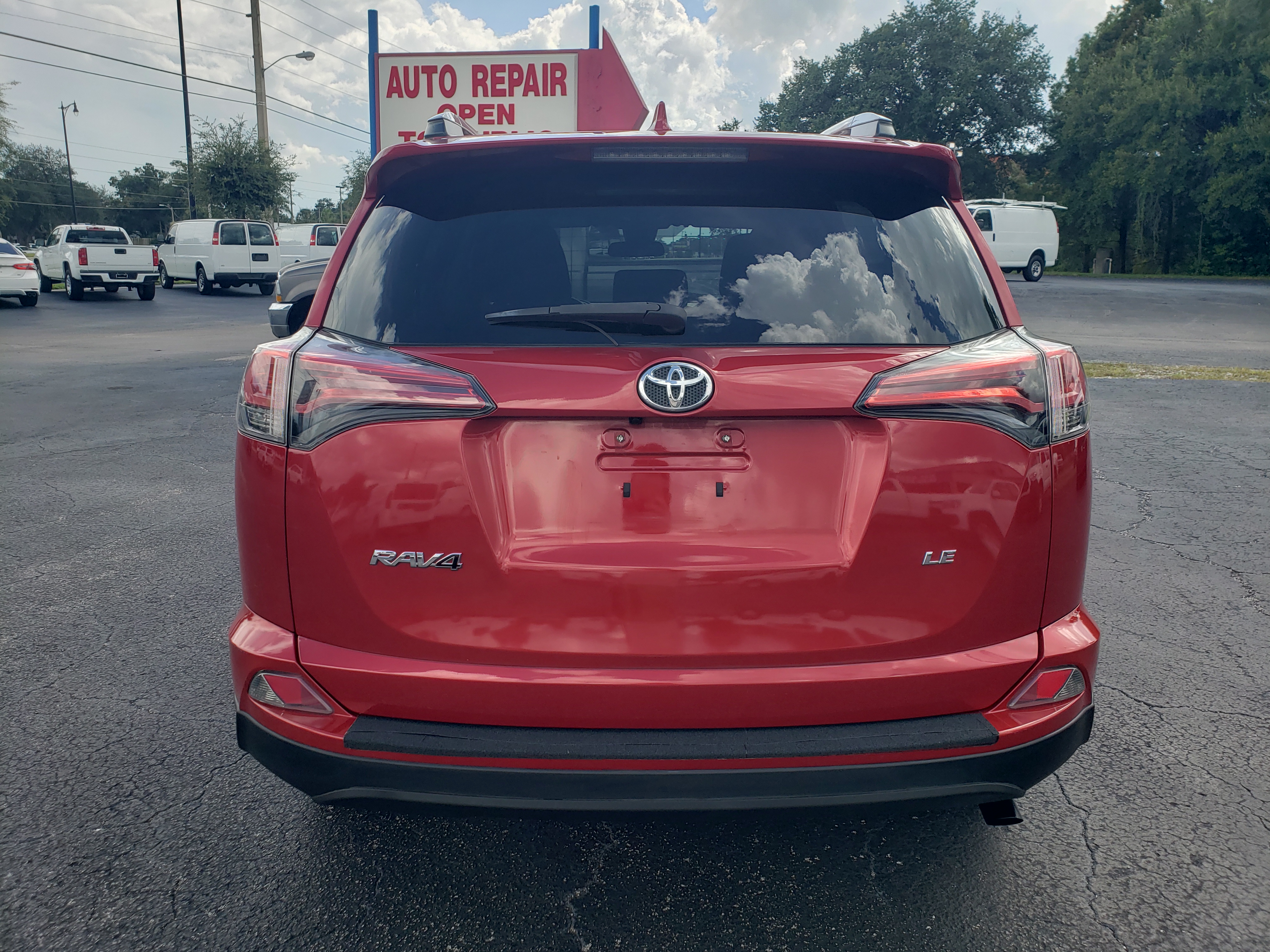 Used 2017 Toyota RAV4 FWD LE image 4