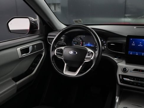 Used 2022 Ford Explorer XLT image 20