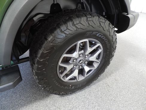 Used 2023 Ford Bronco 4-Door Badlands AWD/4WD image 17