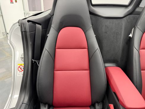 Used 2025 Porsche 718 Boxster S image 28