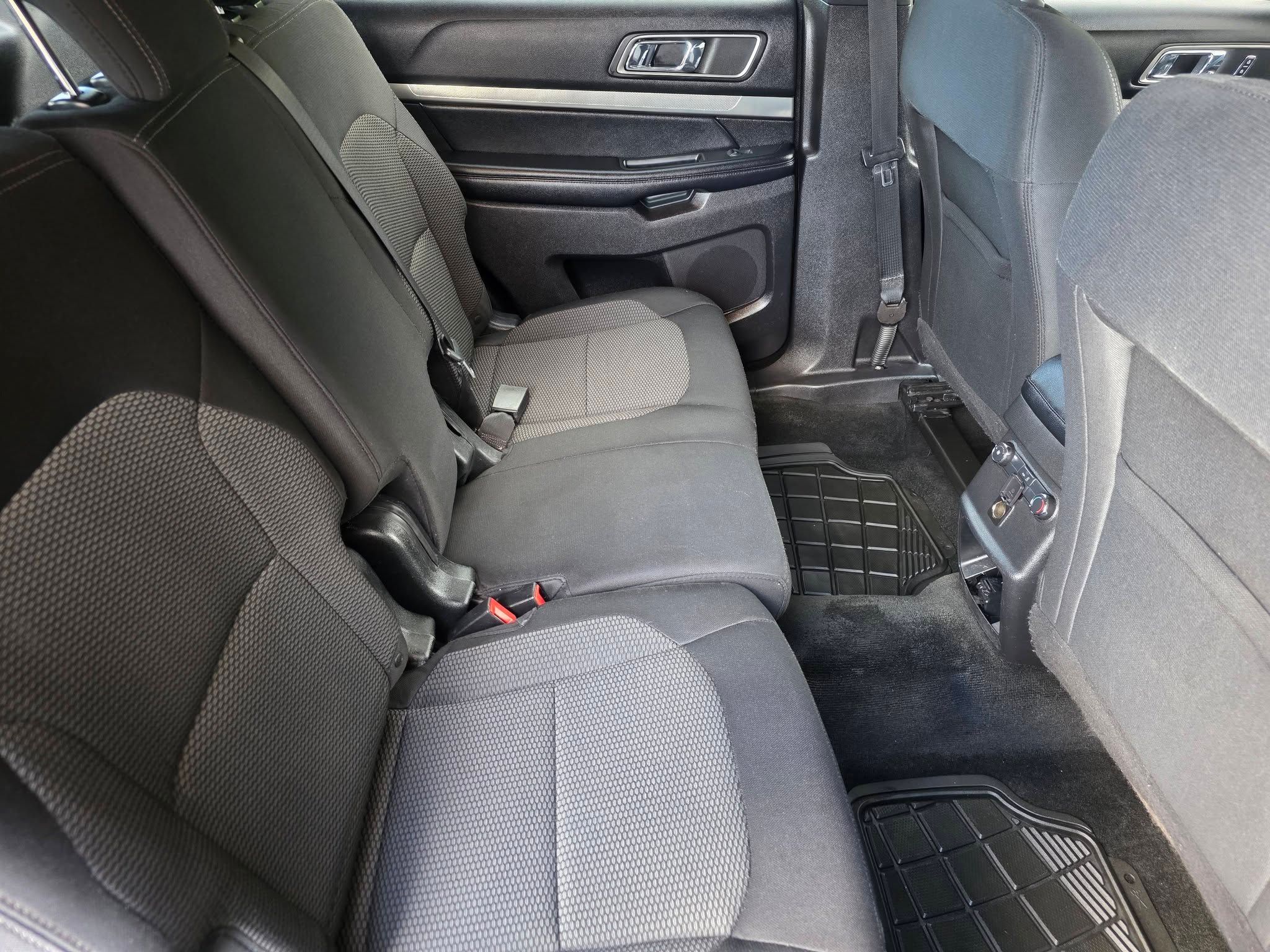 Used 2018 Ford Explorer 4WD XLT image 18